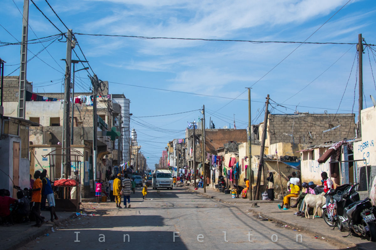 The main street of Guet N'Dar