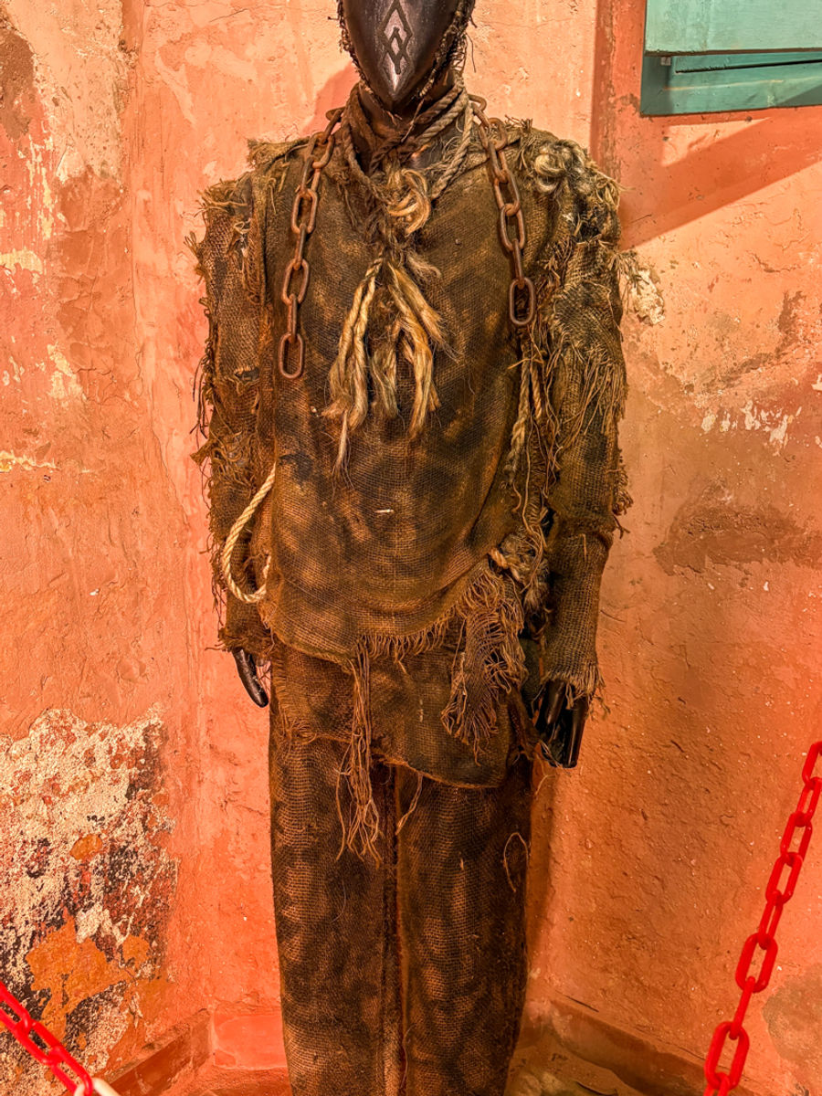 A mask and outfit slaves were forced to wear